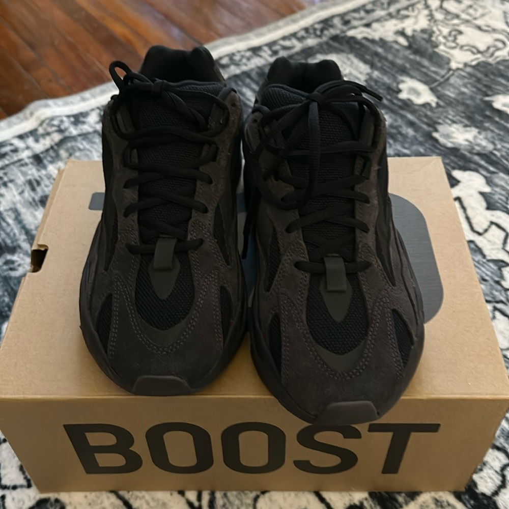 ❌SOLD❌Yeezy 700 Vanta 9.5 used